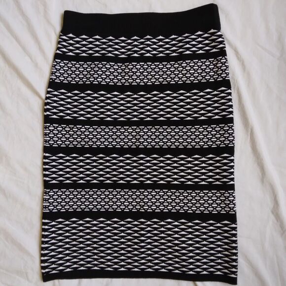 Cato Dresses & Skirts - Cato Established 1946 Knit Sweater Skirt Black White Women's Size M